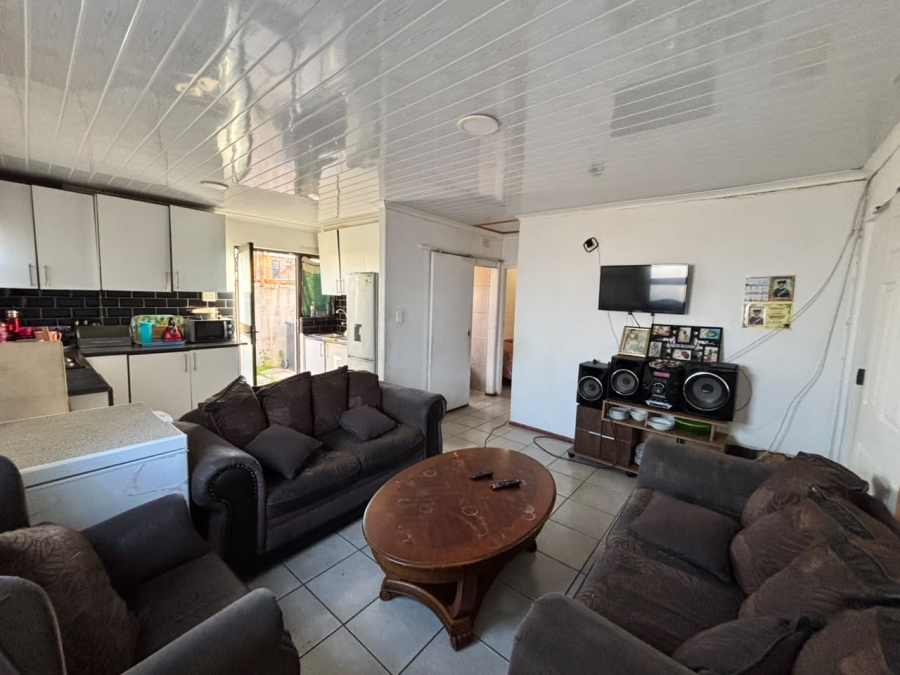 5 Bedroom Property for Sale in Russels Rest Western Cape